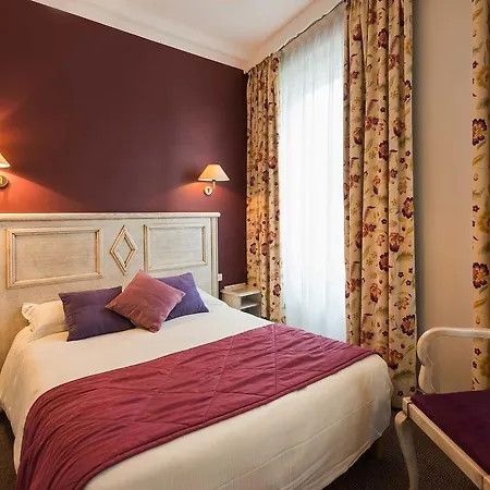 Vivienne Hotel *